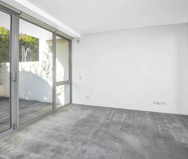 Entertainers Courtyard Apartment....This Is Living !! - Photo 3