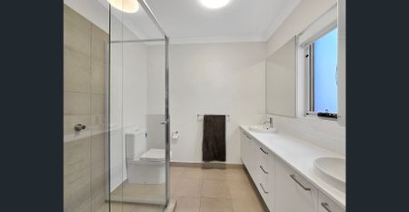 Stunning Family Home! - Photo 5