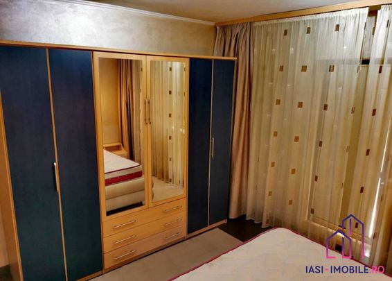 I rent a 4-room apartment in the Center, Palace of Justice - Fotografie 1