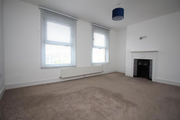 2 bedroom maisonette to rent - Photo 1