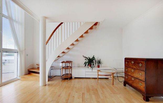 2 Bed Flat, Queen Of Denmark Court, SE16 - Photo 1