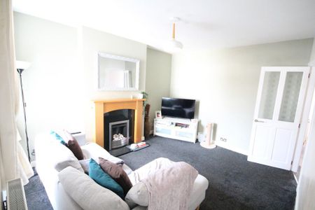 3 bedroom semi-detached house to rent - Photo 3