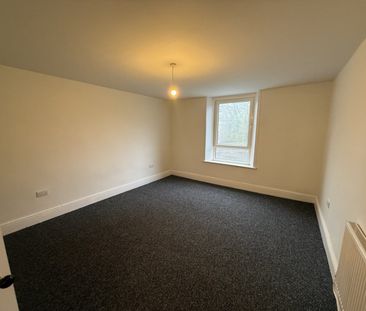 4 bed Terraced - To Let - Photo 3