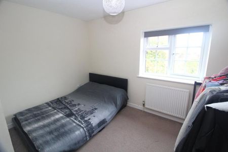 2 bedroom end of terrace house to rent - Photo 3