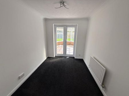 3 bedroom detached house to rent - Photo 3