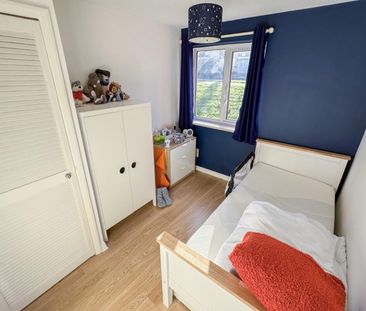 2 bedroom Flat To Let - Photo 6