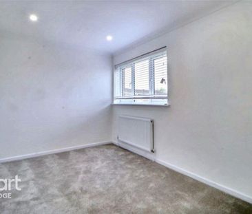 4 bedroom detached house to rent - Photo 6