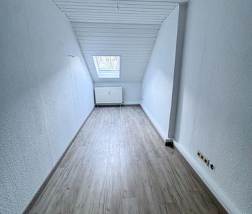 Neu renovierte 3-Raum-Dachgeschosswohnung in zentrumsnaher Lage - Foto 5