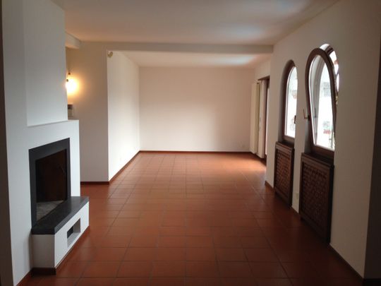 MONTAGNOLA, VILLA CON VISTA LAGO E PISCINA IN AFFITTO - Photo 1