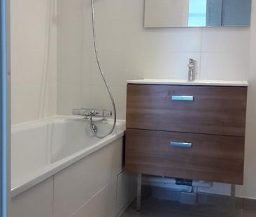 location Appartement T4 DE 74.05m² À CHESSY - Photo 2