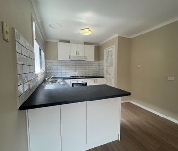 Freshly Renovated 3 Bedroom Home in Court Location - Photo 6
