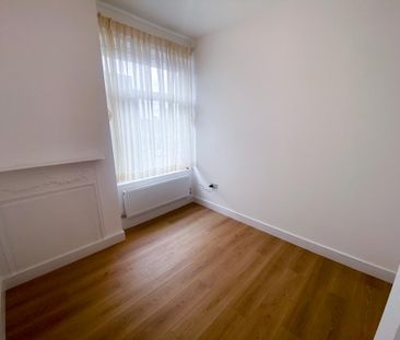 3 bedroom apartment to rent - Photo 6