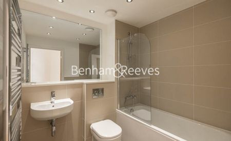 2 Bedroom flat to rent in Fairthorn Road, Charlton, SE7 - Photo 5