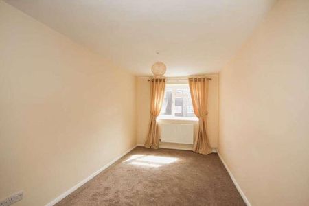 Ladybank, Bracknell, RG12 - Photo 3