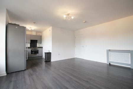 Springfield Gardens, Parkhead, Glasgow - Photo 2