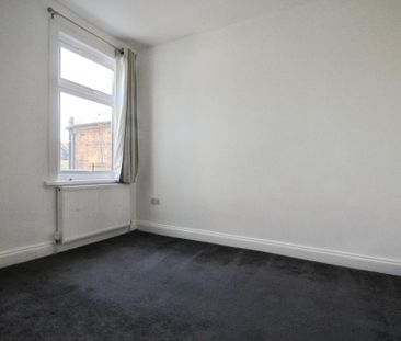 3 bedroom flat to rent - Photo 6