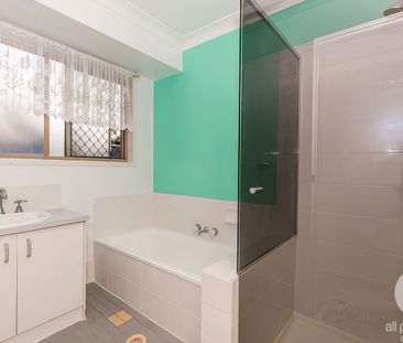 LOWSET FAMILY HOME IN HILLCREST - Photo 5