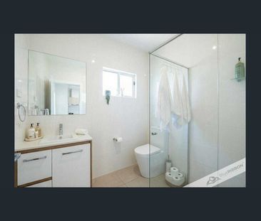 Near-New 2 Bedroom Granny Flat - Perfect for Couples & Small Families - Photo 1