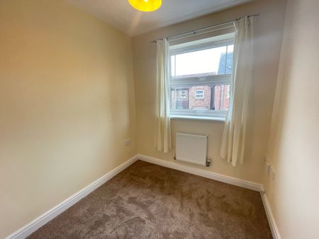 3 bedroom Semi-Detached House to let - Photo 4