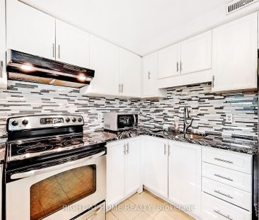 Condo Townhouse For Lease | S8110054 - Photo 4