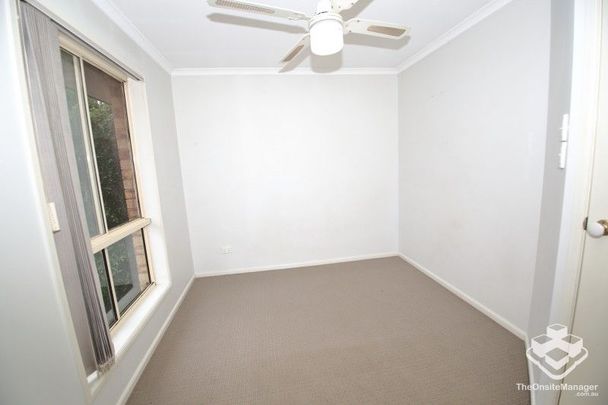 Quiet 3 bedroom townhouse - Photo 1