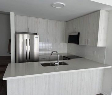 For Lease - 120 Matawin Lane, Richmond Hill, Ontario - Photo 4