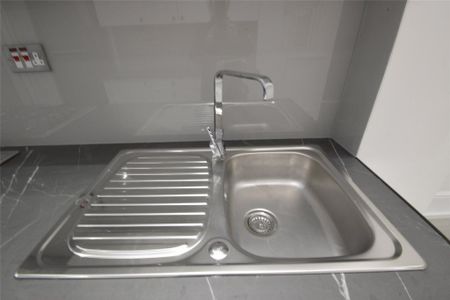 2 bedroom maisonette to rent - Photo 4