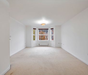 2 bed flat to rent in Royal Court Drive, Bolton, BL1 - Photo 2