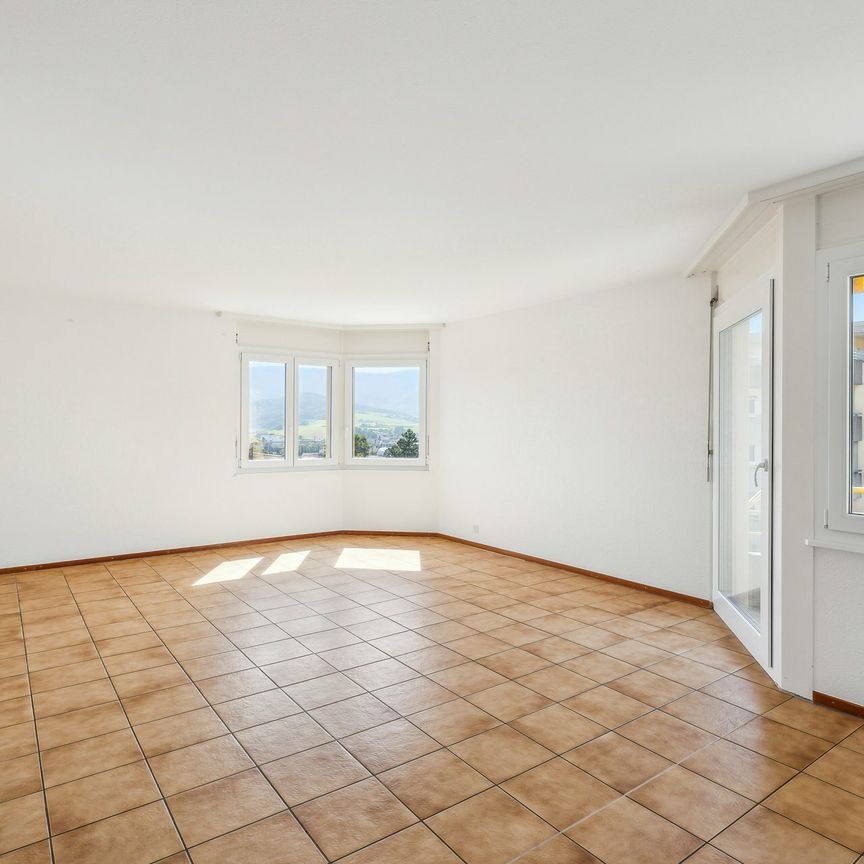 APPARTEMENT À LOUER DANS QUARTIER TRÈS ENSOLEILLÉ ET FAMILIAL - Photo 1