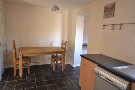 3 bedroom terraced house to rent - Photo 2