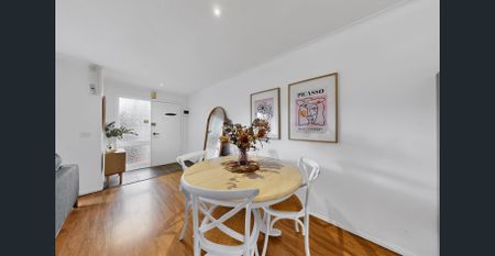 Effortless Living with Modern Appeal - Photo 5