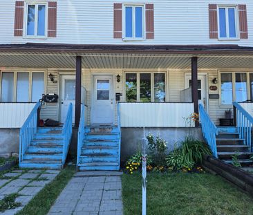 À louer / Maison à étages - Photo 1