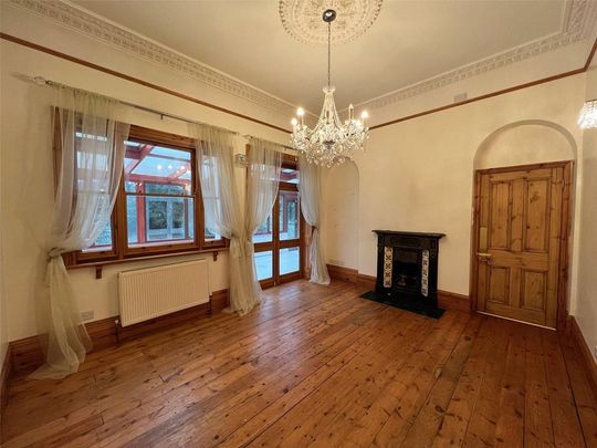 5 bedroom detached house to rent - Photo 1