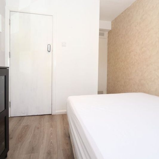 Room in a Shared Flat, Eric Street, E3 - Photo 1