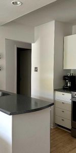 Très Beau 4 1/2 à louer Repentigny FOYER 1er etage - Photo 4