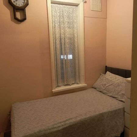 Room in a Shared House, Aldborough Road South, IG3 - Photo 4