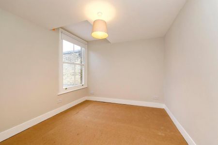 4 bedroom terraced house to rent - Photo 5