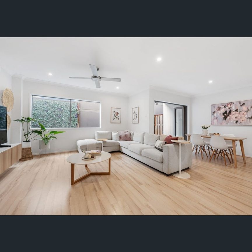 Stunning home in excellent location - Photo 1