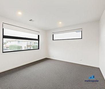 8A Valerie Street, BENTLEIGH EAST, VIC - Photo 2