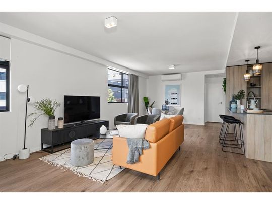 Bryden Street, Windsor - Photo 1