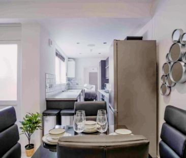 6 Beds 5 Baths - Photo 4