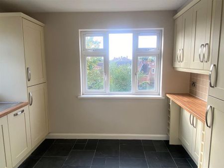 Queens Crescent, Doncaster, Bawtry - Photo 5