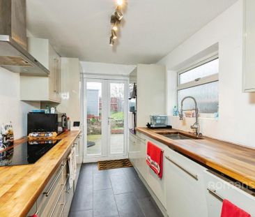 2 bedroom terraced house to rent - Photo 3