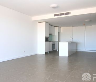 Centre of Parramatta, Modern Apartment, Awesome Specs! - Photo 2