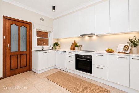 Charming Three Bedroom Home - Photo 3