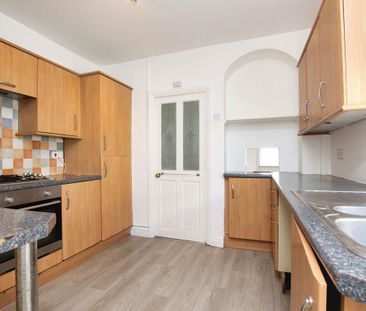 4 bedroom terraced house to rent - Photo 2