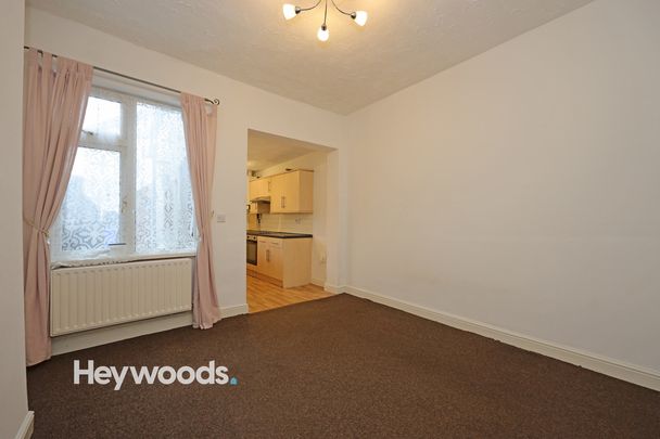 2 bed terraced house to rent in Anchor Road, Stoke-on-Trent, Staffordshire - Photo 1