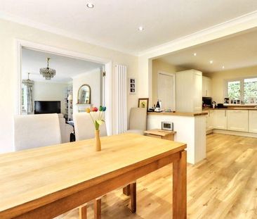 5 bedroom detached house to rent - Photo 4