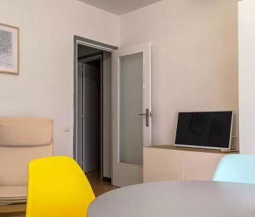 Single Bed in Cute rooms for rent in 4-bedroom apartment near Metro... - Photo 1