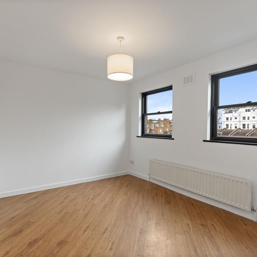 Portobello Road, Notting Hill, London - Photo 1